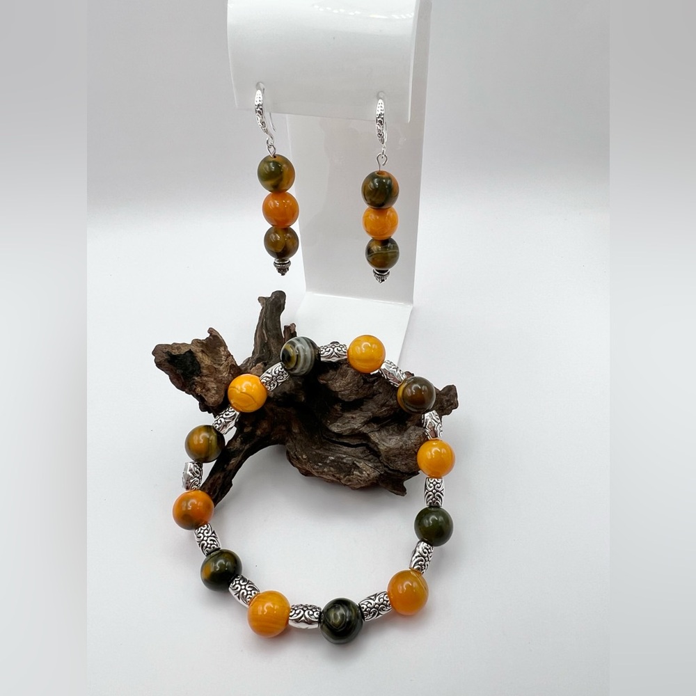 BUMBLEBEE AGATE GEMSTONE SET